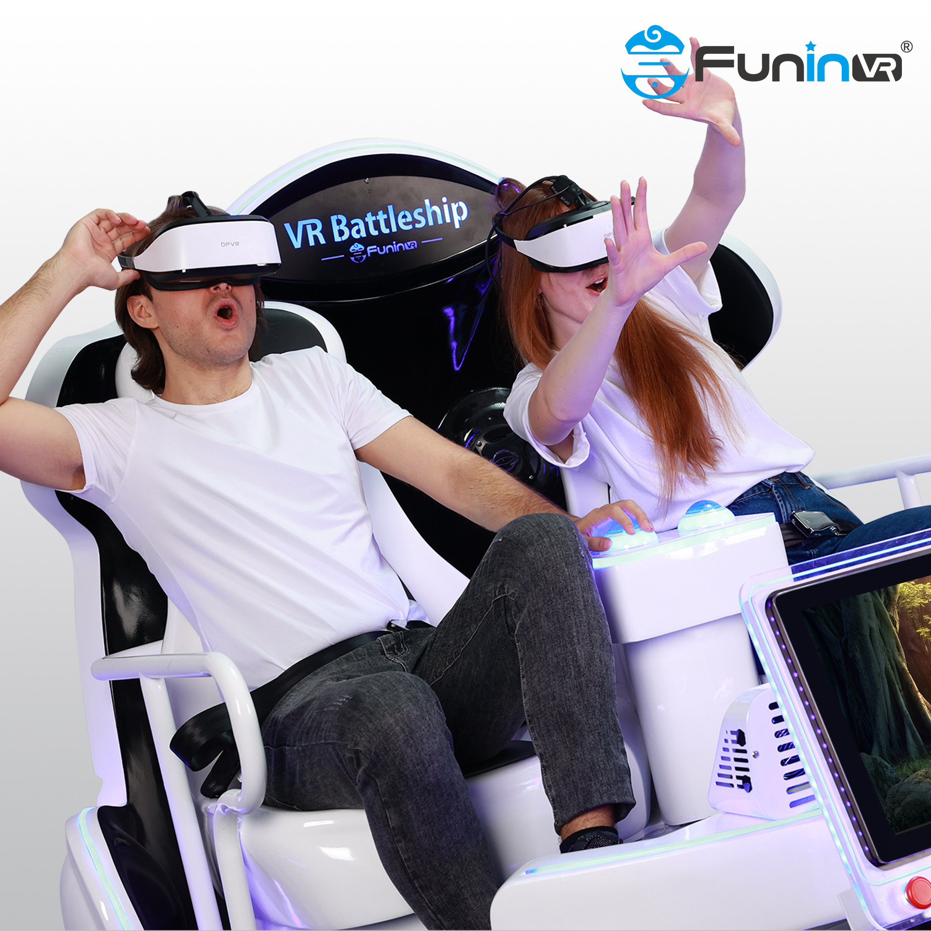 FuninVR 9D VRの戦艦の映画館の複数競技者用vrのゲーム・マシンの動きのシミュレーター